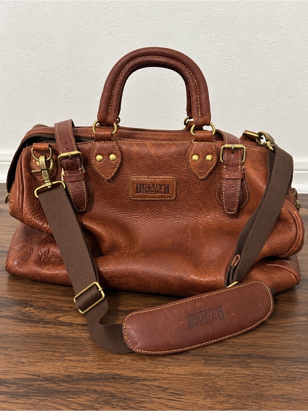 Duluth Trading Co Brown Leather Weekender Bag - Picture 2 of 4